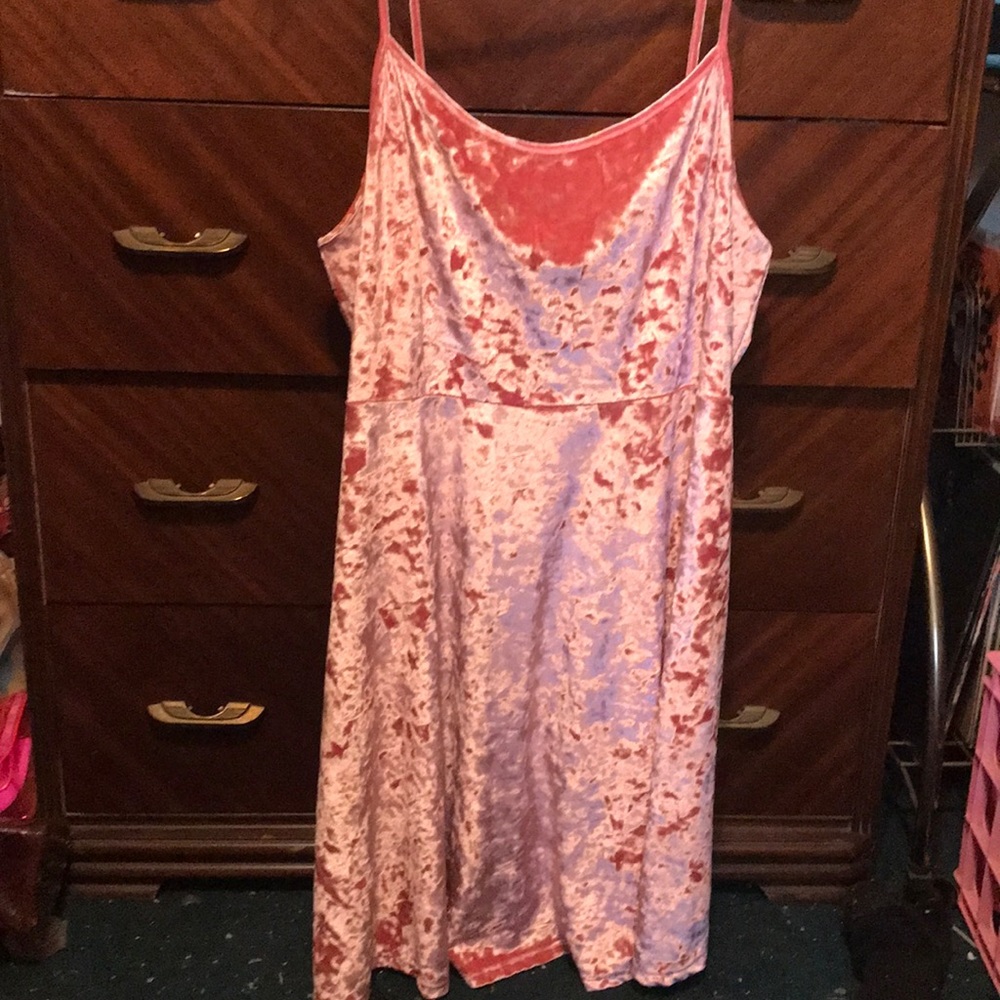 Forever21 Plus pink crushed velvet baby doll dress